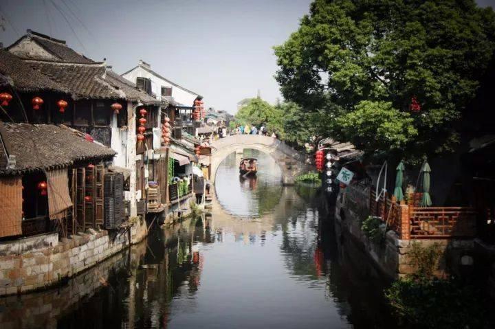 两会回音壁 | 海南省政协委员何逸舟:建议推动产业集群和总部经济发展